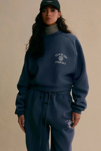 Women's Fleece Cropped Crewneck